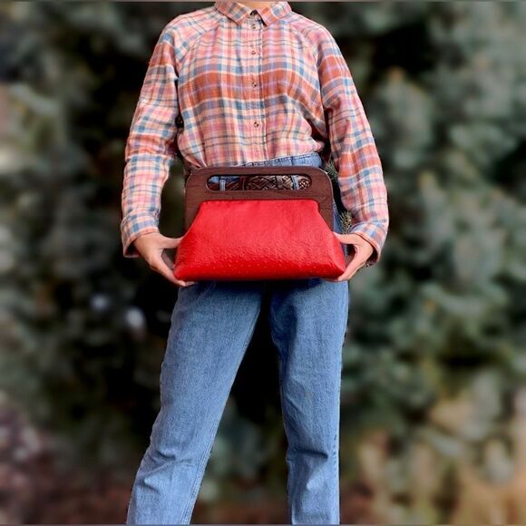 Vintage Style Handmade Genuine Embossed Leather Large Wooden Frame Bag/Crossbody - Picture 4 of 16